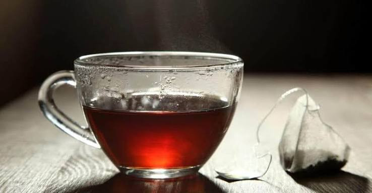 چای سیاه و آلبالو