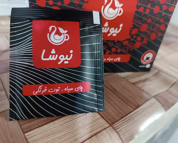 چای سیاه و توت فرنگی